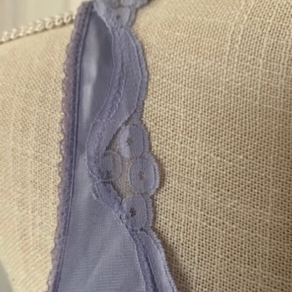 Set of 2 Vintage Warner's Camisole's - Picture 7 of 16